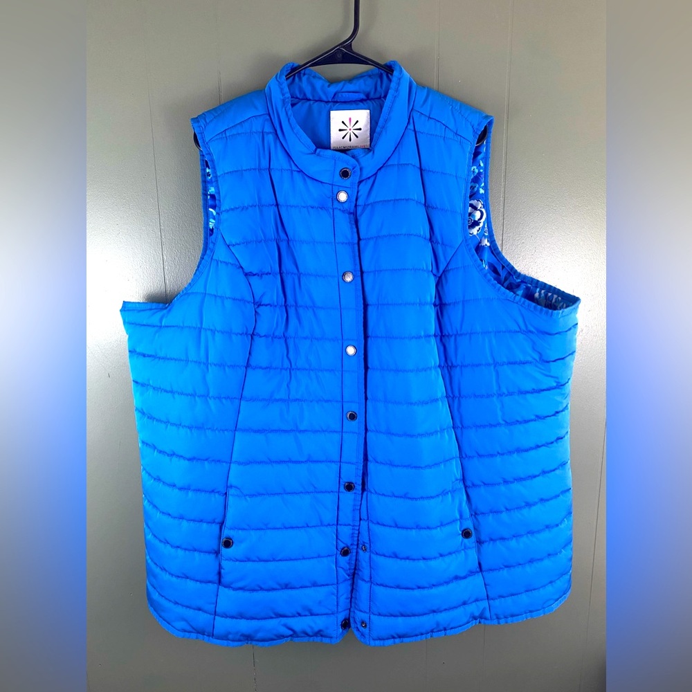 Isaac Mizrahi Live - Royal Blue with Flower Pattern Inside - Vest - 3XL